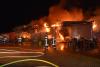 Bild - Großfeuer in Owschlag, Maschinenhalle brennt in voller Ausdehnung – massiver Löscheinsatz für die Feuerwehr