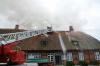 Bild - Feuer zerstört Reetdachhaus in Osdorf