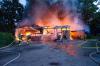 Bild - Großfeuer in Fockbek zerstört Lagerhalle – 70 Einsatzkräfte löschten das Feuer