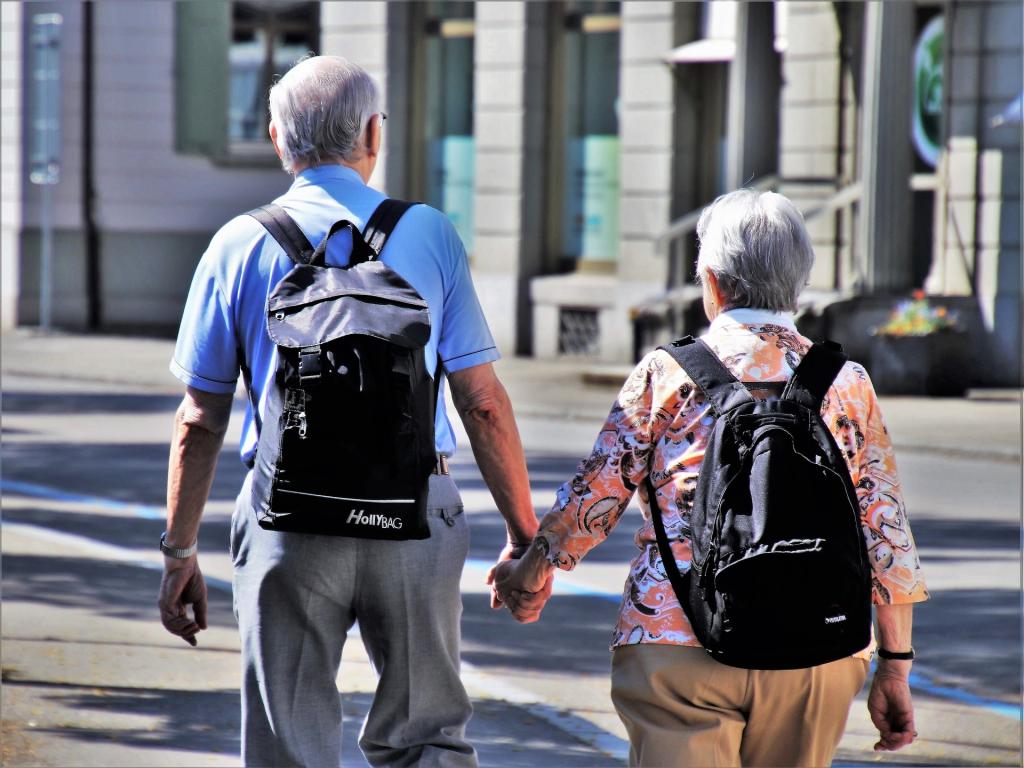 Gemeinderundfahrt für Senior:innen mit Besichtungen, Mittagessen und Kaffeetrinken