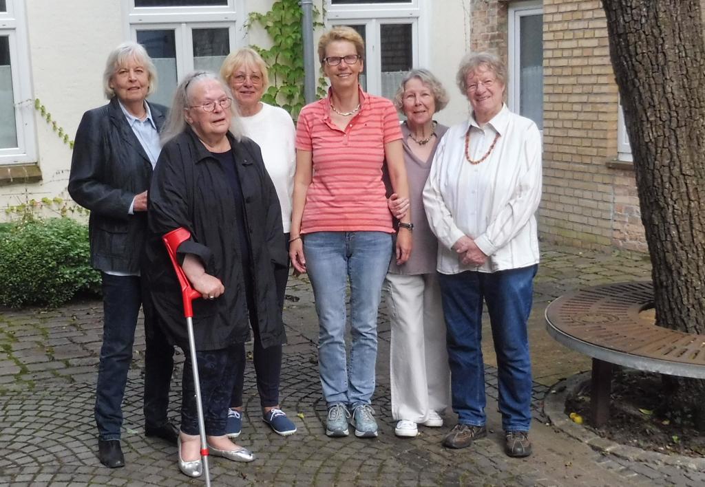 Die BuchEckern v.l. U. Wedler, S. Meisner-Zimmermann, B. Kohn, B. Mahrt, B. Hoffmann, I. Kohn,