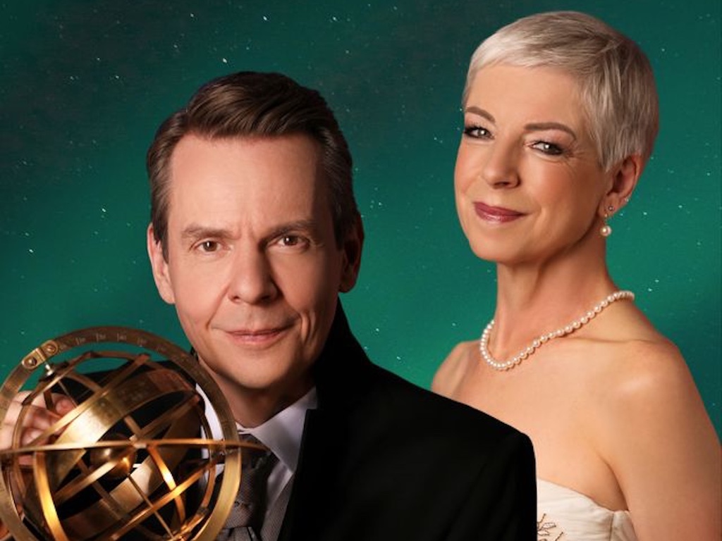 Der Magier Jörg Alexander mit seiner Assistentin Carola