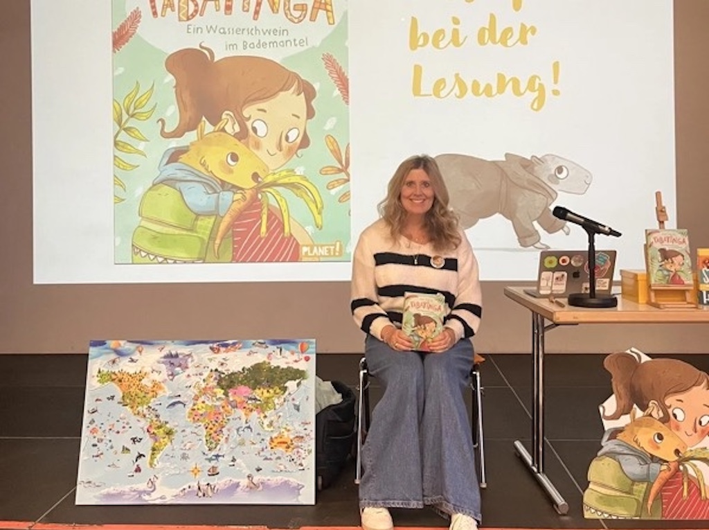 Autorin Anna Ludwig liest aus dem Kinderbuch "Tabatinga"